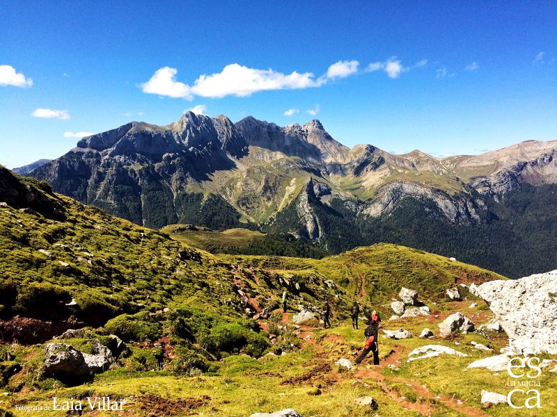 Subida al castillo de Acher
